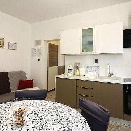 Apartments Mili - Near The Sea And The Centar Of Place 베티나 외부 사진
