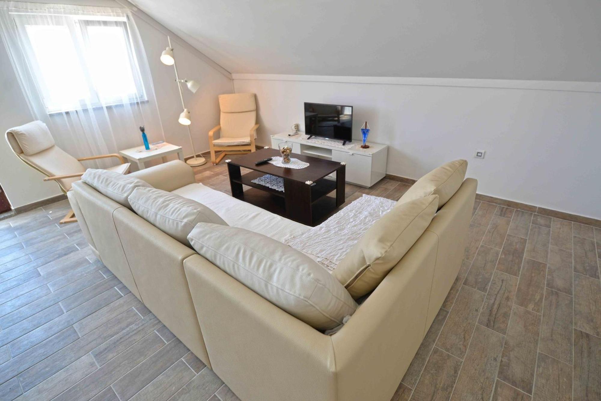 Apartments Mili - Near The Sea And The Centar Of Place 베티나 외부 사진
