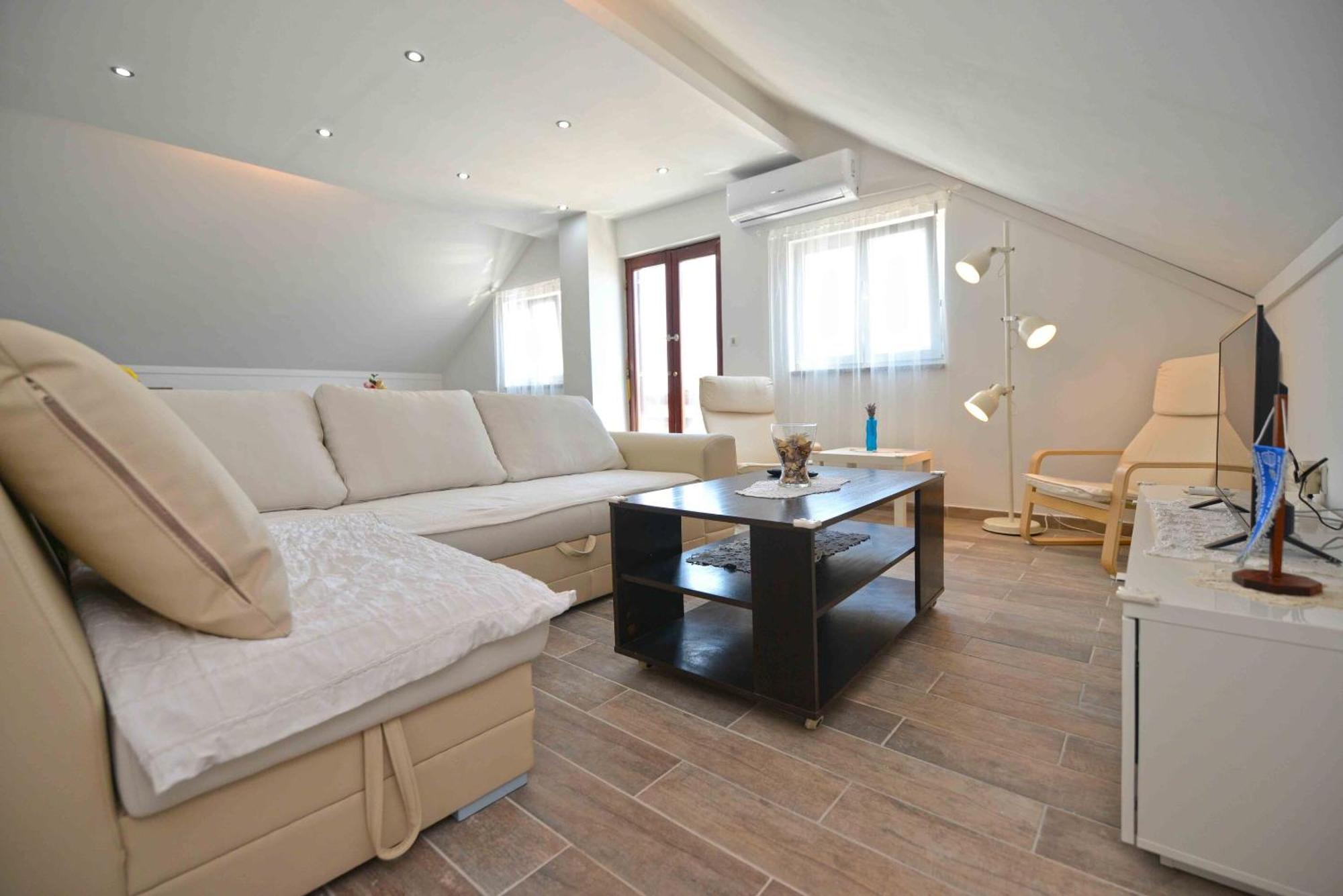 Apartments Mili - Near The Sea And The Centar Of Place 베티나 외부 사진