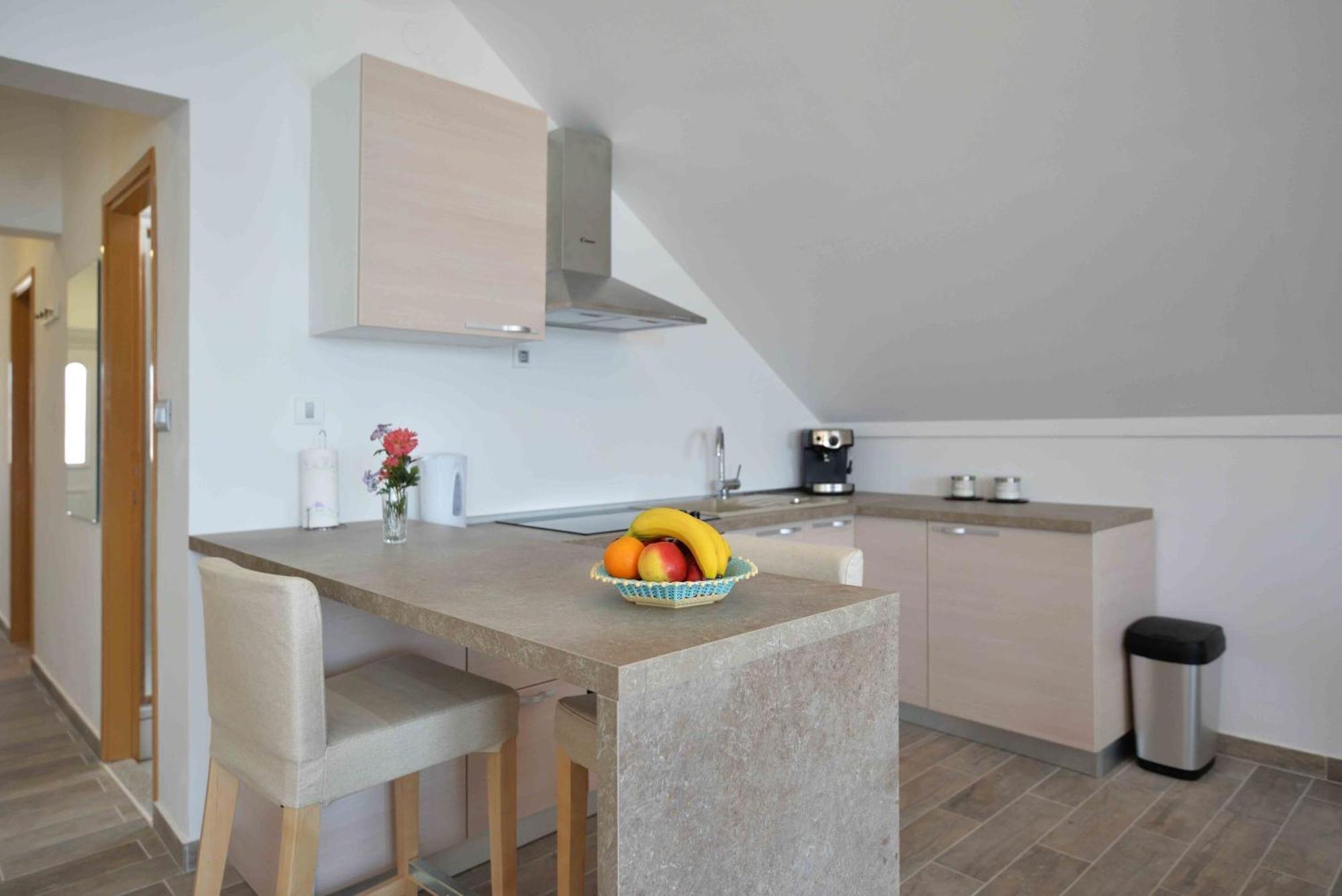 Apartments Mili - Near The Sea And The Centar Of Place 베티나 외부 사진