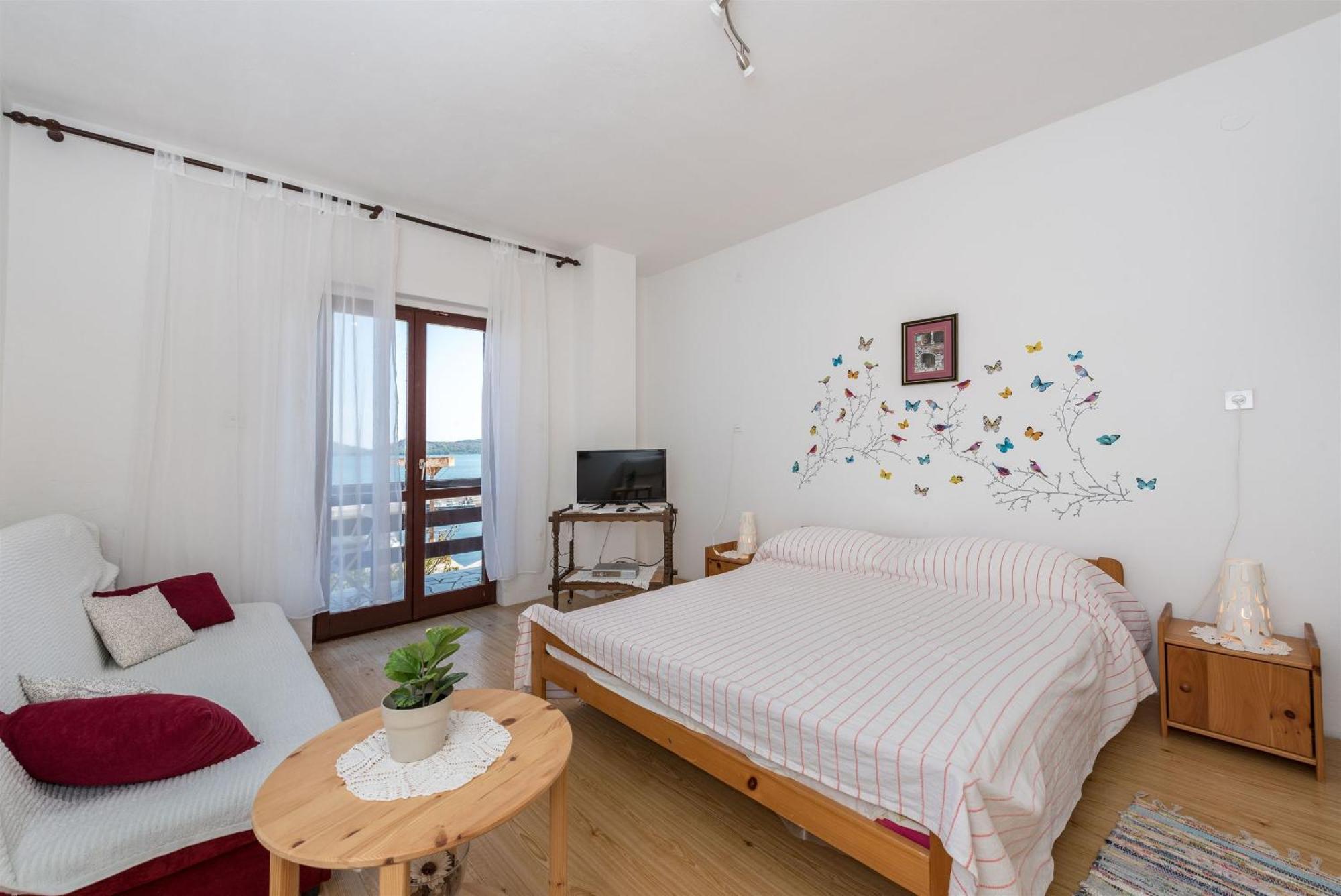 Apartments Mili - Near The Sea And The Centar Of Place 베티나 외부 사진