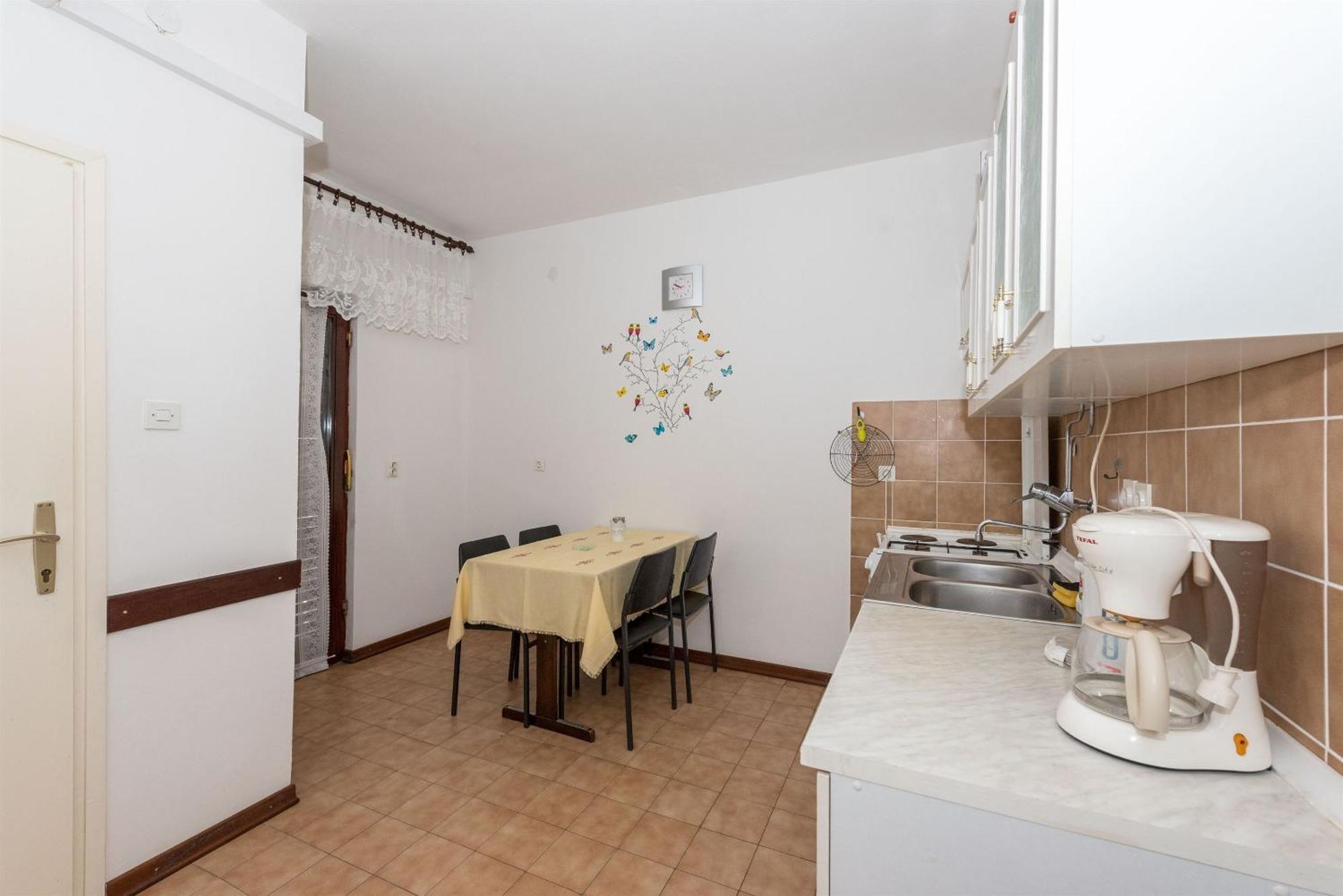 Apartments Mili - Near The Sea And The Centar Of Place 베티나 외부 사진